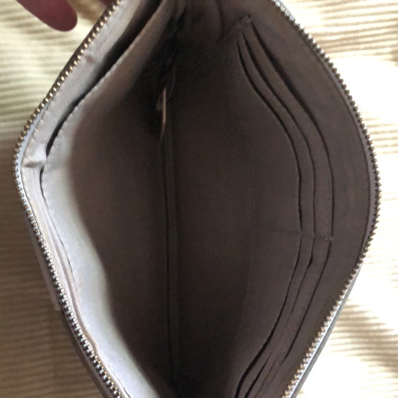 Fossil Large Wristlet - Picture 5 of 11